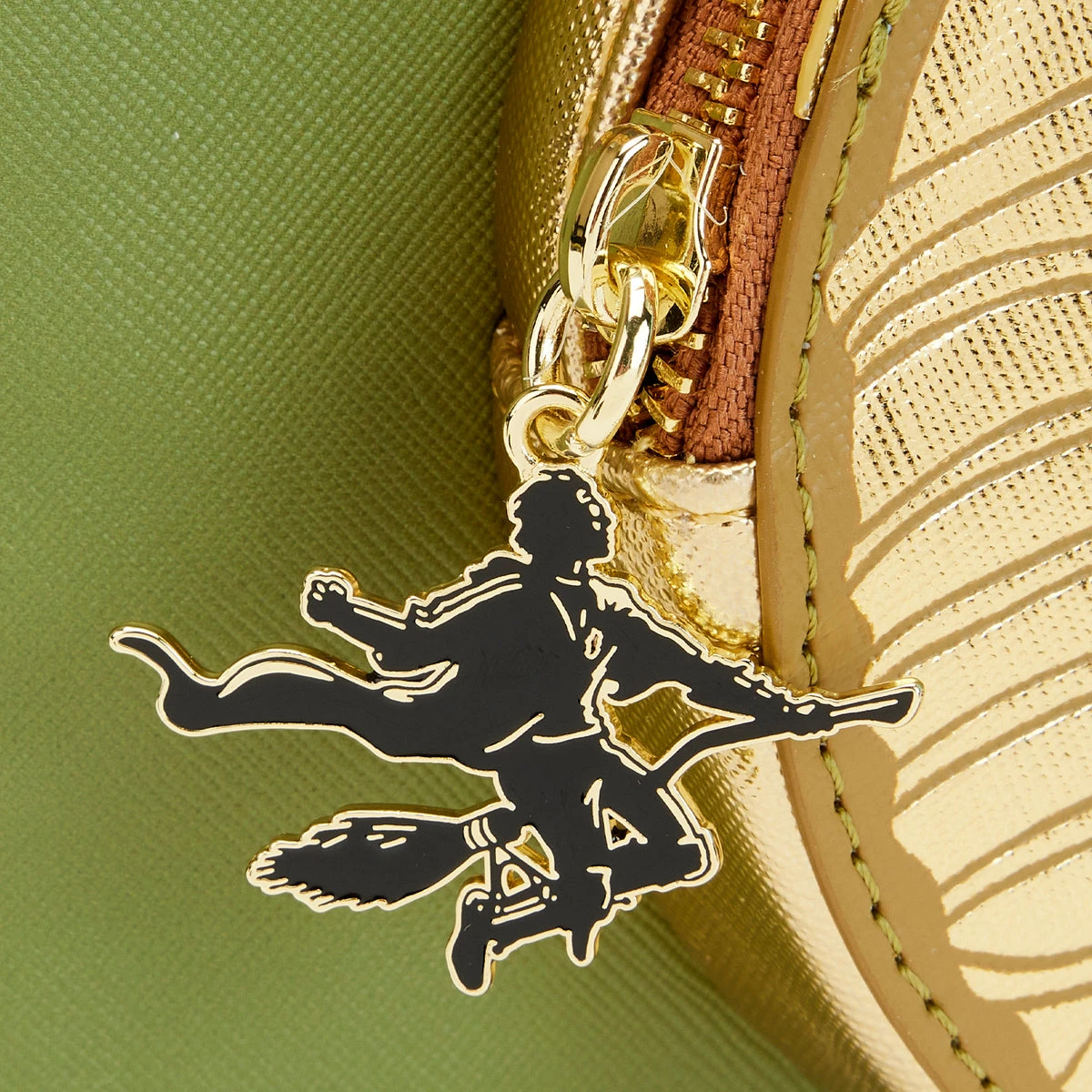 Wholesale ๐ Loungefly - Harry Potter Golden Snitch Mini ๐ Backpack *PREORDER* ๐งจ - Image 8